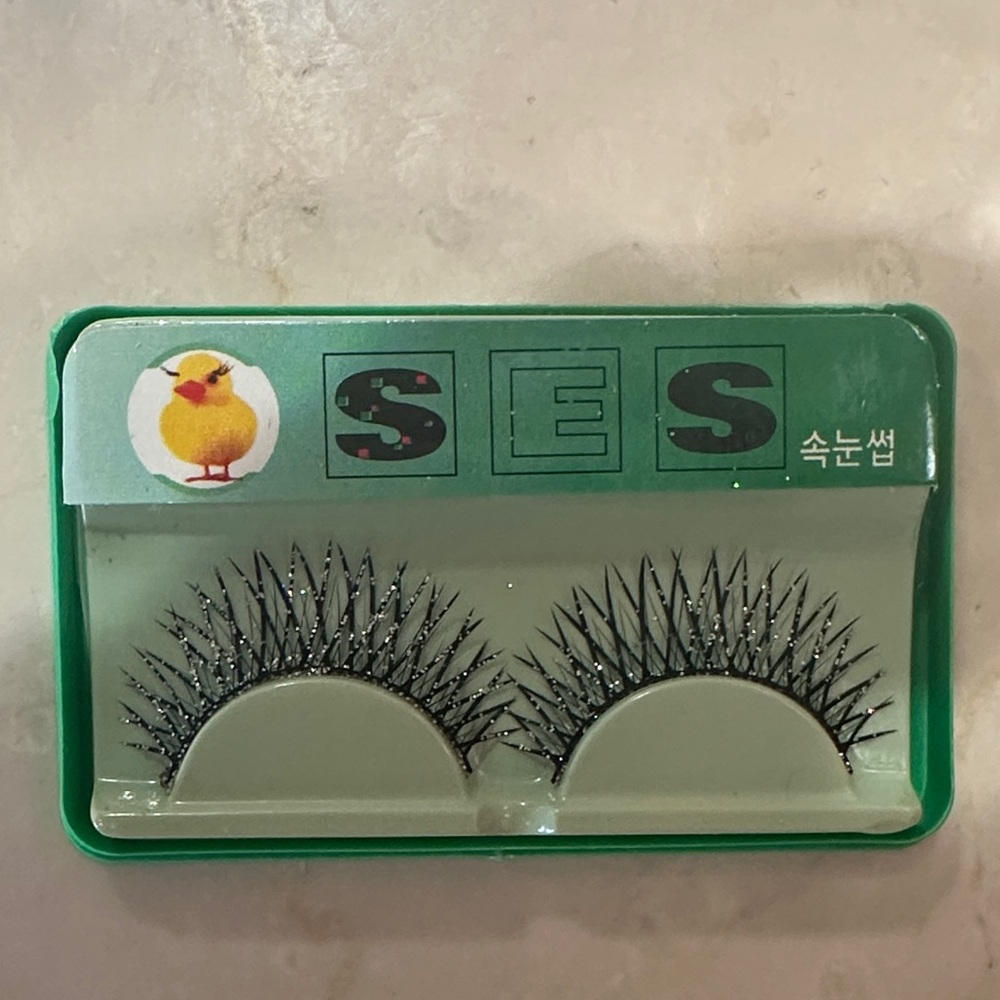 Dramatic Eyelashes Set - Picture 4 of 4